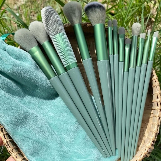 Makeup Brush Set In Velvet Bag ( 13 Pcs )